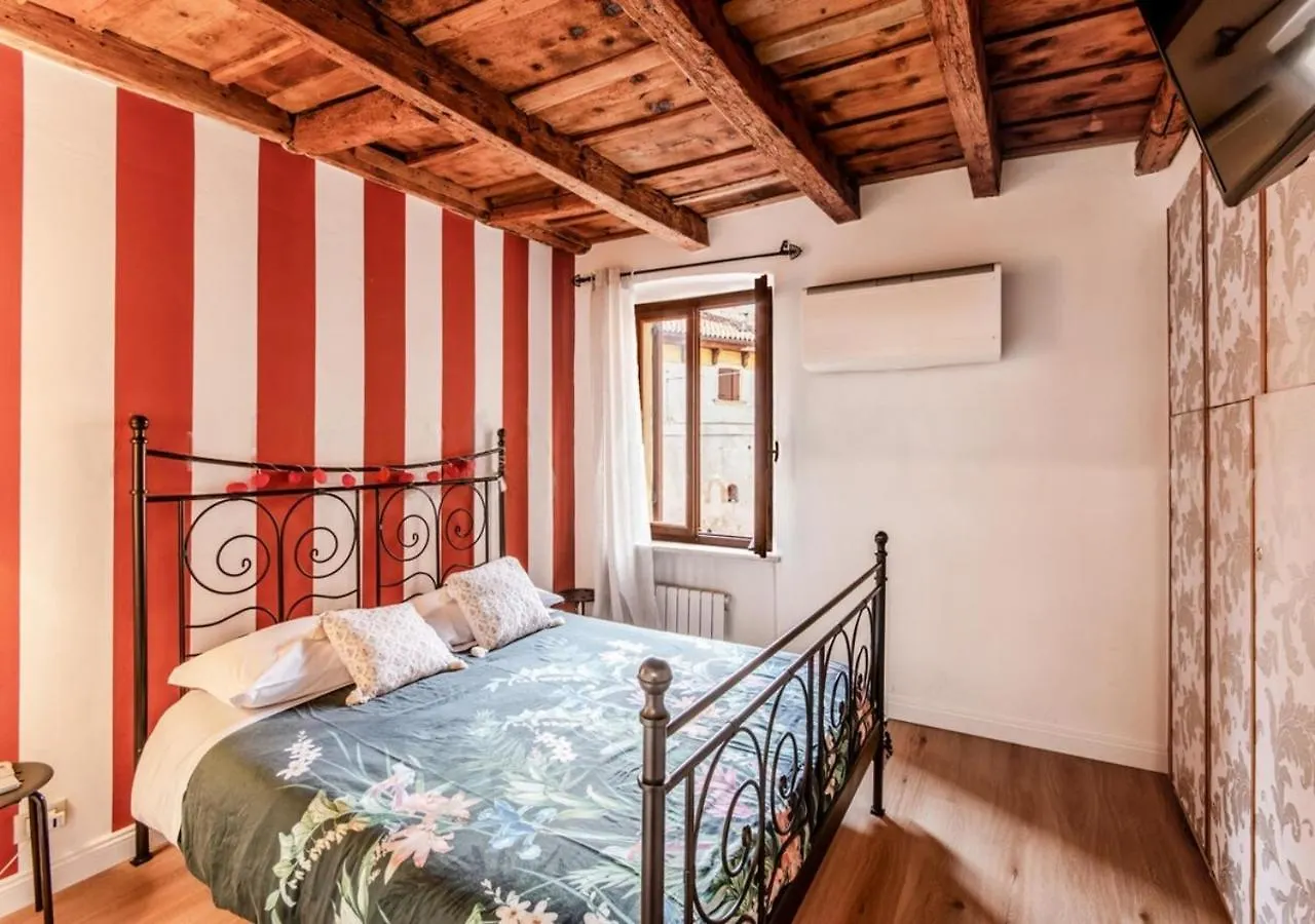 Al Vicoletto Apartment Verona 0*,  Italy